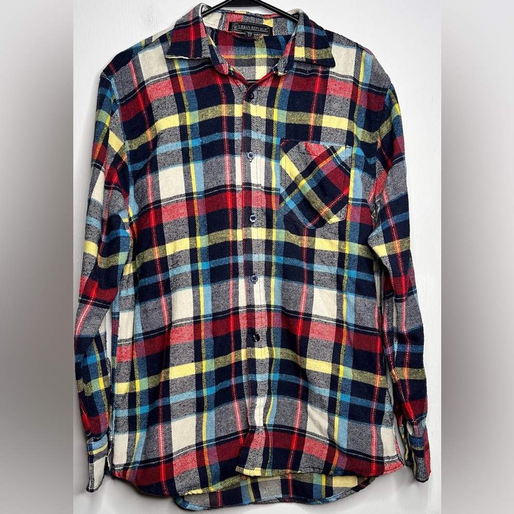 Christmas flannel. Men’s size medium - Picture 8 of 8